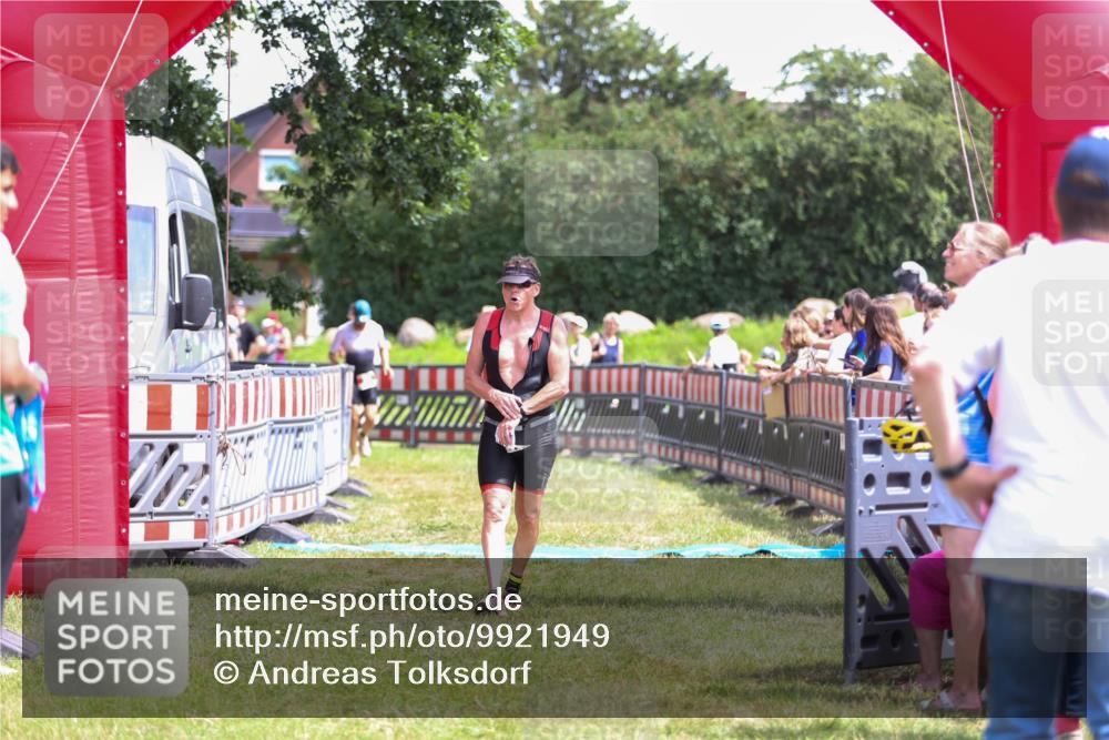 21.06.2026 - 29. Vierlanden-Triathlon Andreas Tolksdorf http://msf.ph/oto/9921949 21.06.2026 13:41:53 Ziel 33, 124, 1353 meine-sportfotos.de