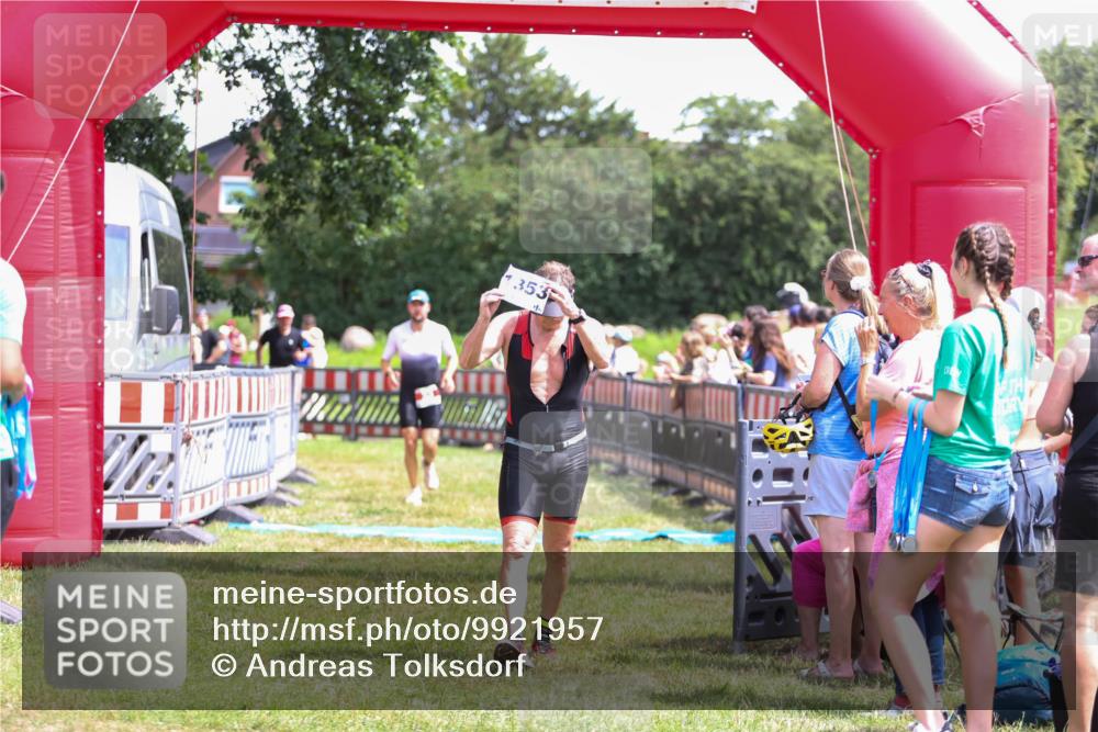 21.06.2026 - 29. Vierlanden-Triathlon Andreas Tolksdorf http://msf.ph/oto/9921957 21.06.2026 13:41:56 Ziel 33, 124 meine-sportfotos.de
