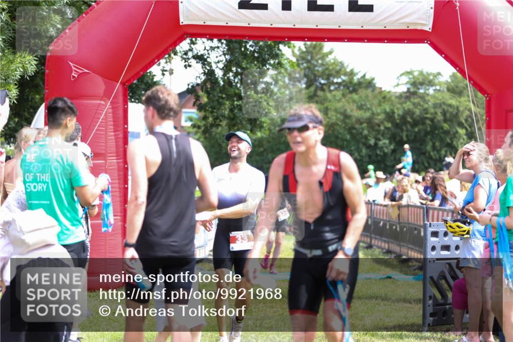 21.06.2026 - 29. Vierlanden-Triathlon Andreas Tolksdorf http://msf.ph/oto/9921968 21.06.2026 13:42:01 Ziel 33, 124 meine-sportfotos.de