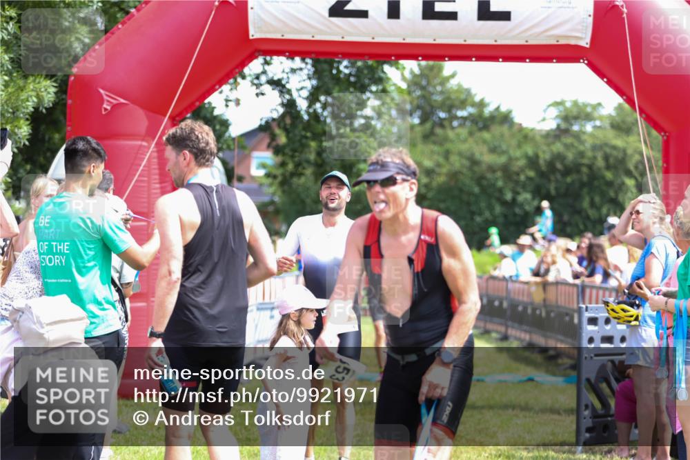 21.06.2026 - 29. Vierlanden-Triathlon Andreas Tolksdorf http://msf.ph/oto/9921971 21.06.2026 13:42:02 Ziel 33, 124 meine-sportfotos.de