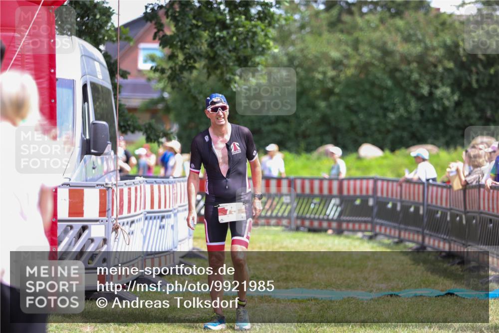 21.06.2026 - 29. Vierlanden-Triathlon Andreas Tolksdorf http://msf.ph/oto/9921985 21.06.2026 13:42:34 Ziel 239 meine-sportfotos.de
