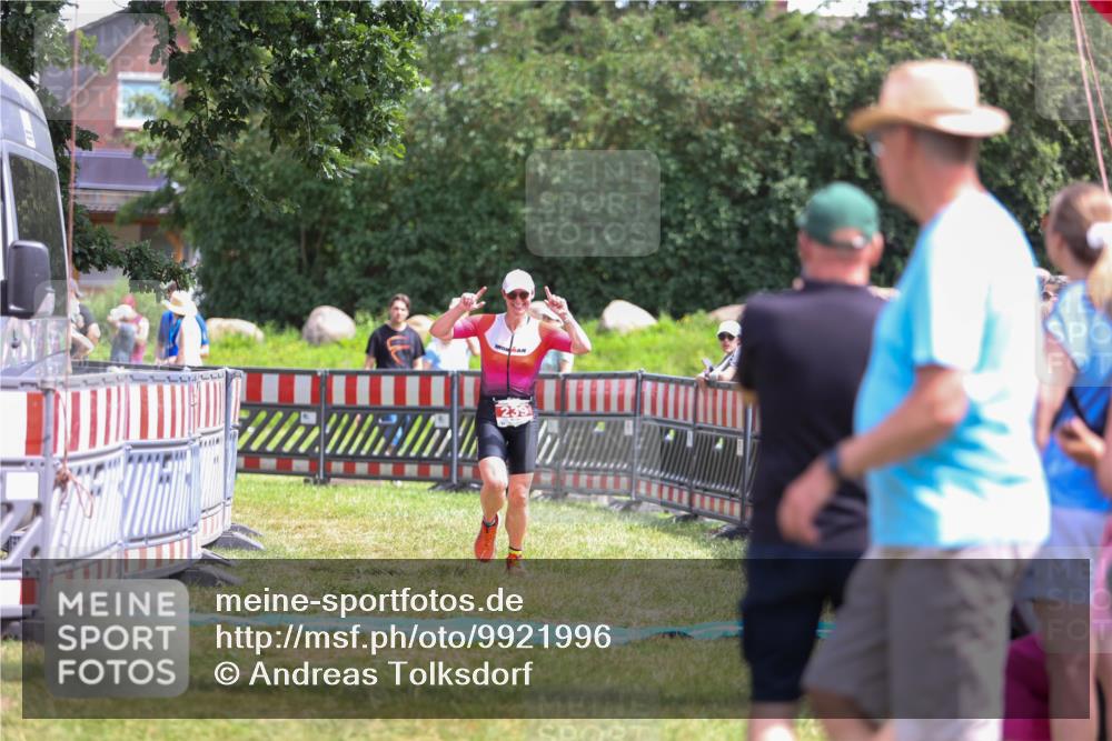 21.06.2026 - 29. Vierlanden-Triathlon Andreas Tolksdorf http://msf.ph/oto/9921996 21.06.2026 13:42:37 Ziel 239 meine-sportfotos.de