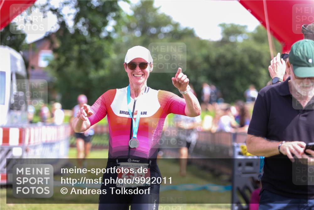 21.06.2026 - 29. Vierlanden-Triathlon Andreas Tolksdorf http://msf.ph/oto/9922011 21.06.2026 13:43:08 Ziel 284 meine-sportfotos.de