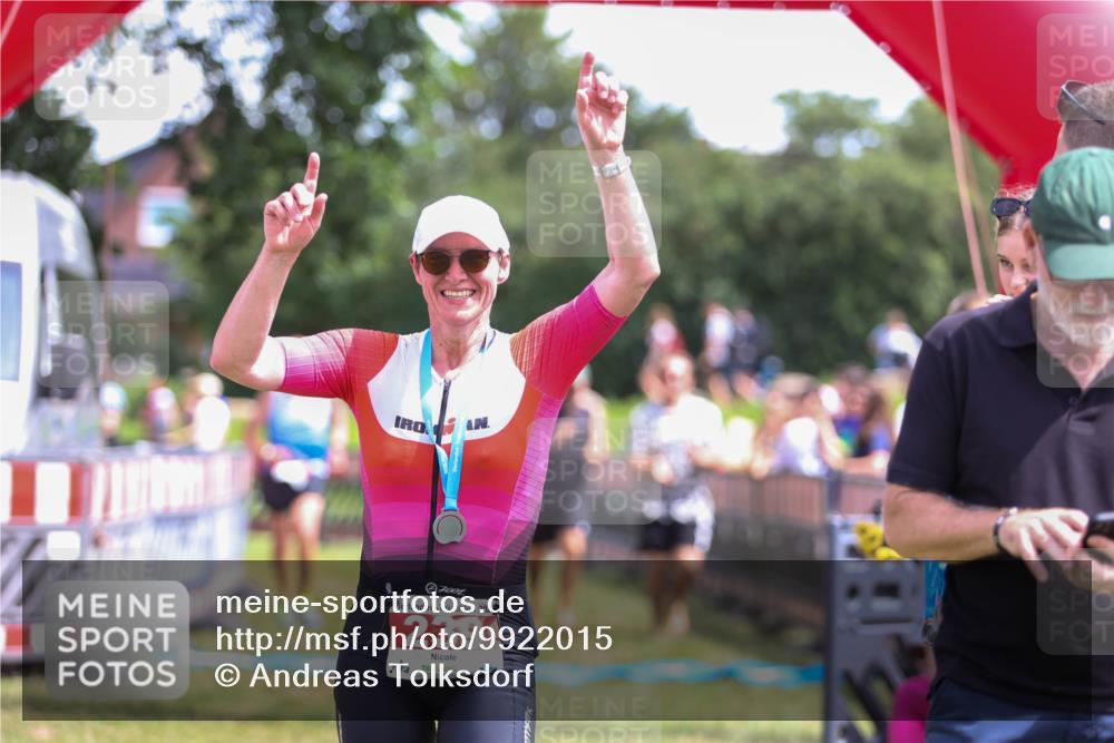 21.06.2026 - 29. Vierlanden-Triathlon Andreas Tolksdorf http://msf.ph/oto/9922015 21.06.2026 13:43:08 Ziel 284 meine-sportfotos.de