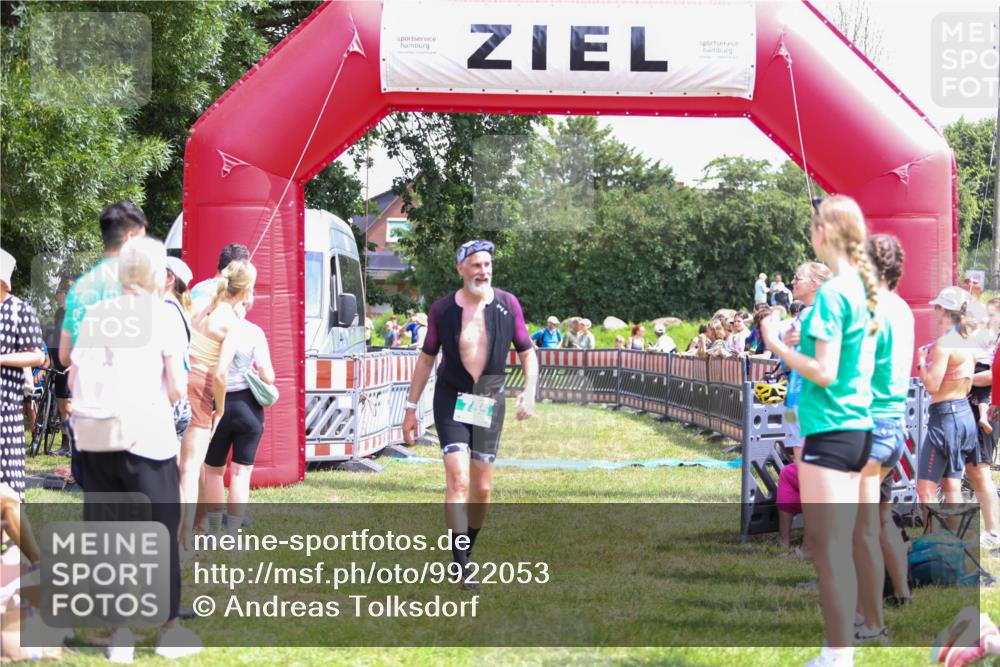21.06.2026 - 29. Vierlanden-Triathlon Andreas Tolksdorf http://msf.ph/oto/9922053 21.06.2026 13:43:35 Ziel  meine-sportfotos.de