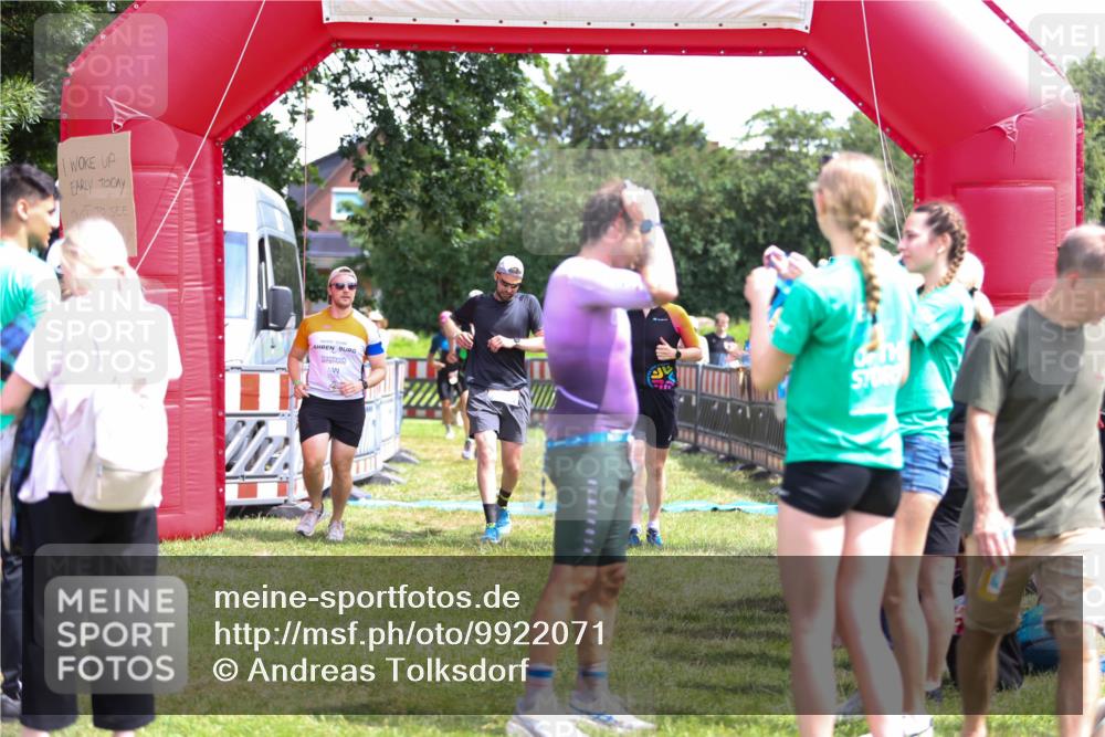 21.06.2026 - 29. Vierlanden-Triathlon Andreas Tolksdorf http://msf.ph/oto/9922071 21.06.2026 13:44:05 Ziel 113, 291, 788 meine-sportfotos.de