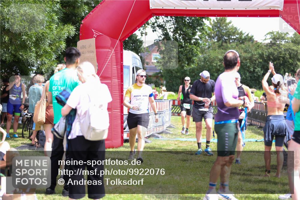 21.06.2026 - 29. Vierlanden-Triathlon Andreas Tolksdorf http://msf.ph/oto/9922076 21.06.2026 13:44:07 Ziel 113, 291, 788 meine-sportfotos.de