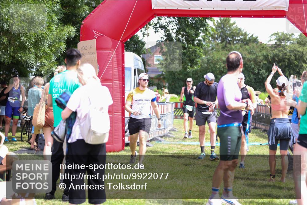 21.06.2026 - 29. Vierlanden-Triathlon Andreas Tolksdorf http://msf.ph/oto/9922077 21.06.2026 13:44:07 Ziel 113, 291, 788 meine-sportfotos.de