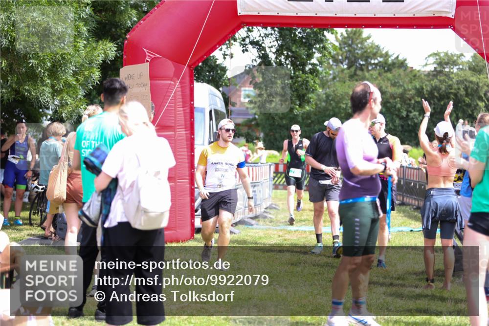 21.06.2026 - 29. Vierlanden-Triathlon Andreas Tolksdorf http://msf.ph/oto/9922079 21.06.2026 13:44:07 Ziel 113, 291, 788 meine-sportfotos.de