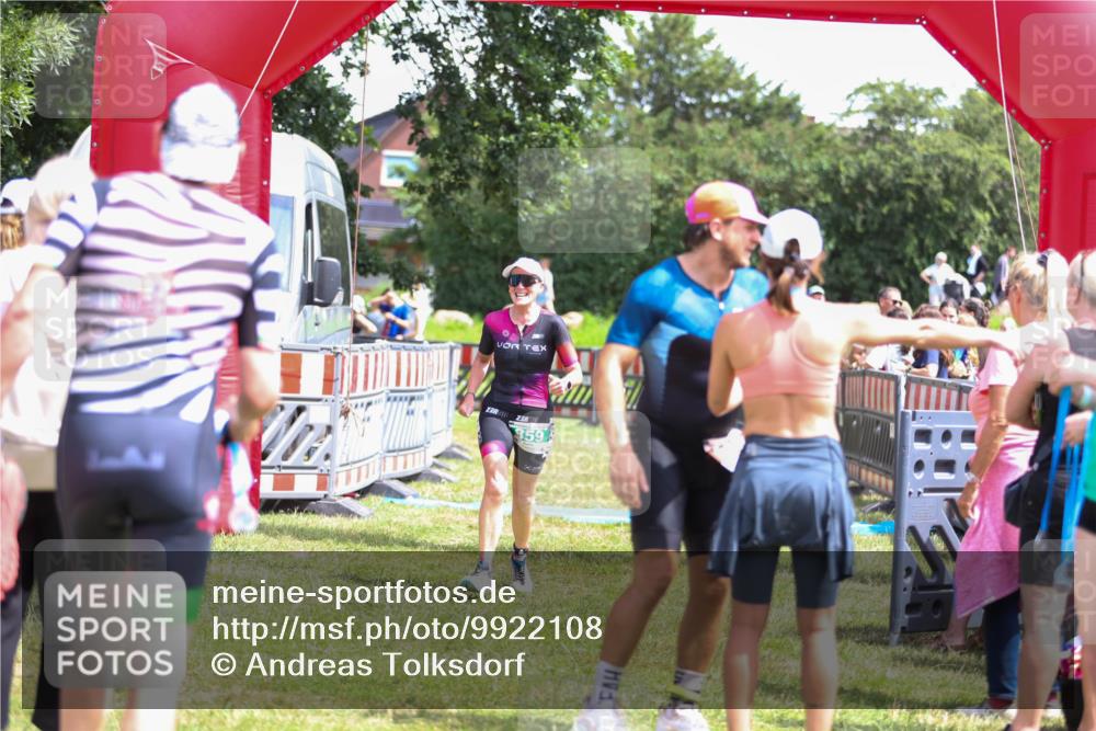 21.06.2026 - 29. Vierlanden-Triathlon Andreas Tolksdorf http://msf.ph/oto/9922108 21.06.2026 13:44:30 Ziel 859 meine-sportfotos.de