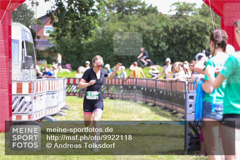 21.06.2026 - 29. Vierlanden-Triathlon Andreas Tolksdorf http://msf.ph/oto/9922118 21.06.2026 13:44:43 Ziel 754, 848 meine-sportfotos.de
