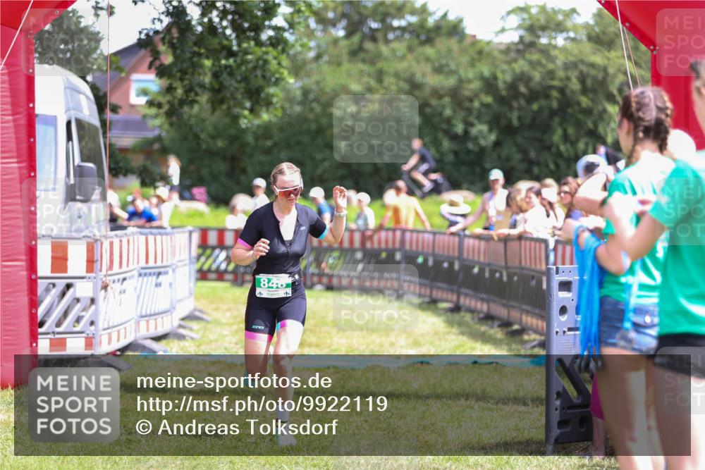 21.06.2026 - 29. Vierlanden-Triathlon Andreas Tolksdorf http://msf.ph/oto/9922119 21.06.2026 13:44:43 Ziel 754, 848 meine-sportfotos.de