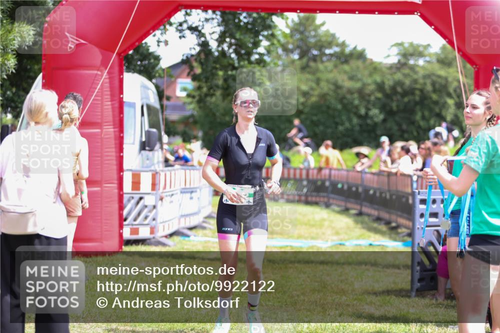 21.06.2026 - 29. Vierlanden-Triathlon Andreas Tolksdorf http://msf.ph/oto/9922122 21.06.2026 13:44:44 Ziel 754, 848 meine-sportfotos.de