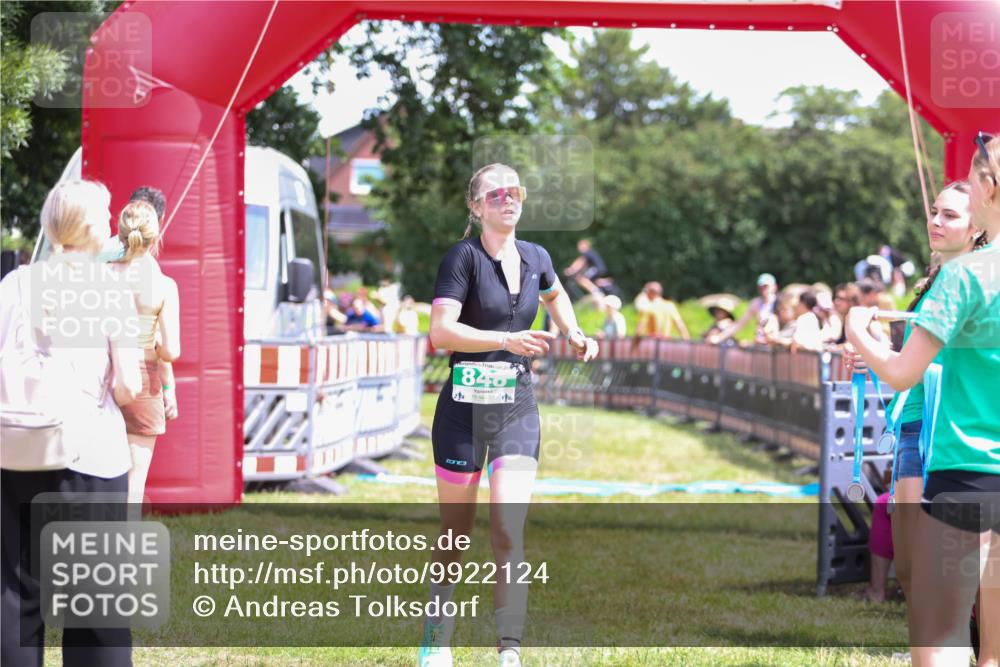 21.06.2026 - 29. Vierlanden-Triathlon Andreas Tolksdorf http://msf.ph/oto/9922124 21.06.2026 13:44:44 Ziel 754, 848 meine-sportfotos.de