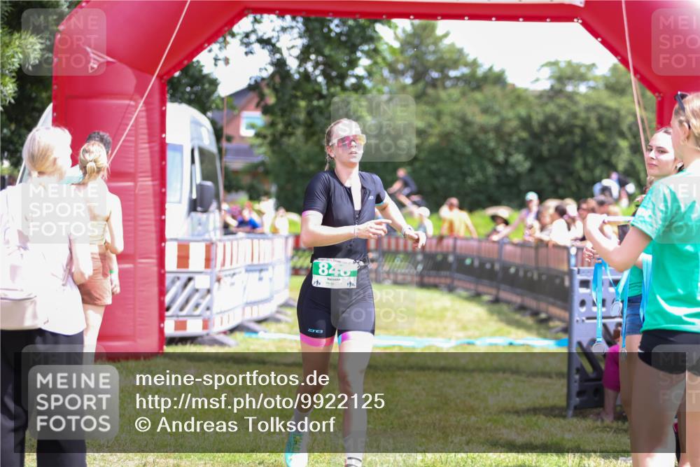 21.06.2026 - 29. Vierlanden-Triathlon Andreas Tolksdorf http://msf.ph/oto/9922125 21.06.2026 13:44:44 Ziel 754, 848 meine-sportfotos.de