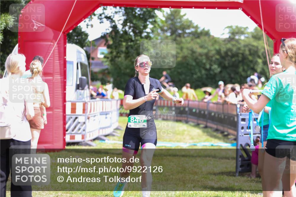 21.06.2026 - 29. Vierlanden-Triathlon Andreas Tolksdorf http://msf.ph/oto/9922126 21.06.2026 13:44:44 Ziel 754, 848 meine-sportfotos.de