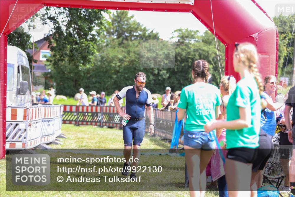 21.06.2026 - 29. Vierlanden-Triathlon Andreas Tolksdorf http://msf.ph/oto/9922130 21.06.2026 13:44:56 Ziel 58, 754 meine-sportfotos.de