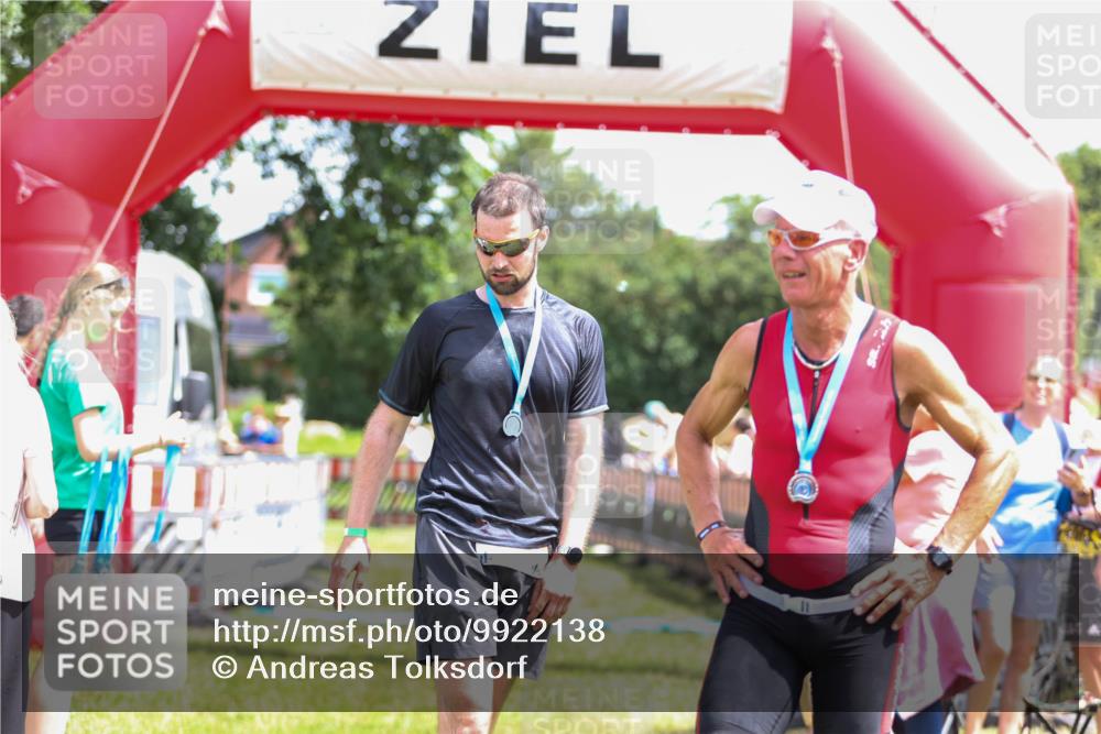 21.06.2026 - 29. Vierlanden-Triathlon Andreas Tolksdorf http://msf.ph/oto/9922138 21.06.2026 13:45:28 Ziel 126 meine-sportfotos.de
