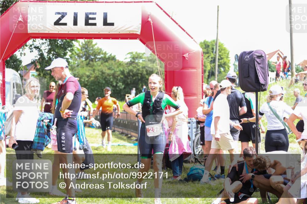21.06.2026 - 29. Vierlanden-Triathlon Andreas Tolksdorf http://msf.ph/oto/9922171 21.06.2026 13:46:06 Ziel 259, 283, 842 meine-sportfotos.de