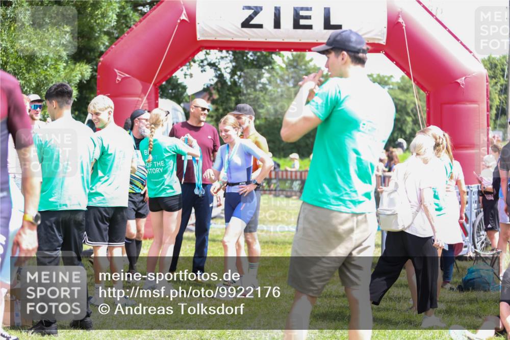 21.06.2026 - 29. Vierlanden-Triathlon Andreas Tolksdorf http://msf.ph/oto/9922176 21.06.2026 13:46:23 Ziel 681, 840, 1047 meine-sportfotos.de