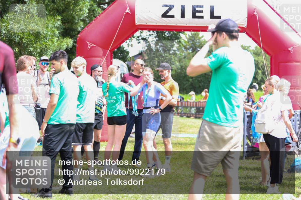 21.06.2026 - 29. Vierlanden-Triathlon Andreas Tolksdorf http://msf.ph/oto/9922179 21.06.2026 13:46:23 Ziel 681, 840, 1047 meine-sportfotos.de