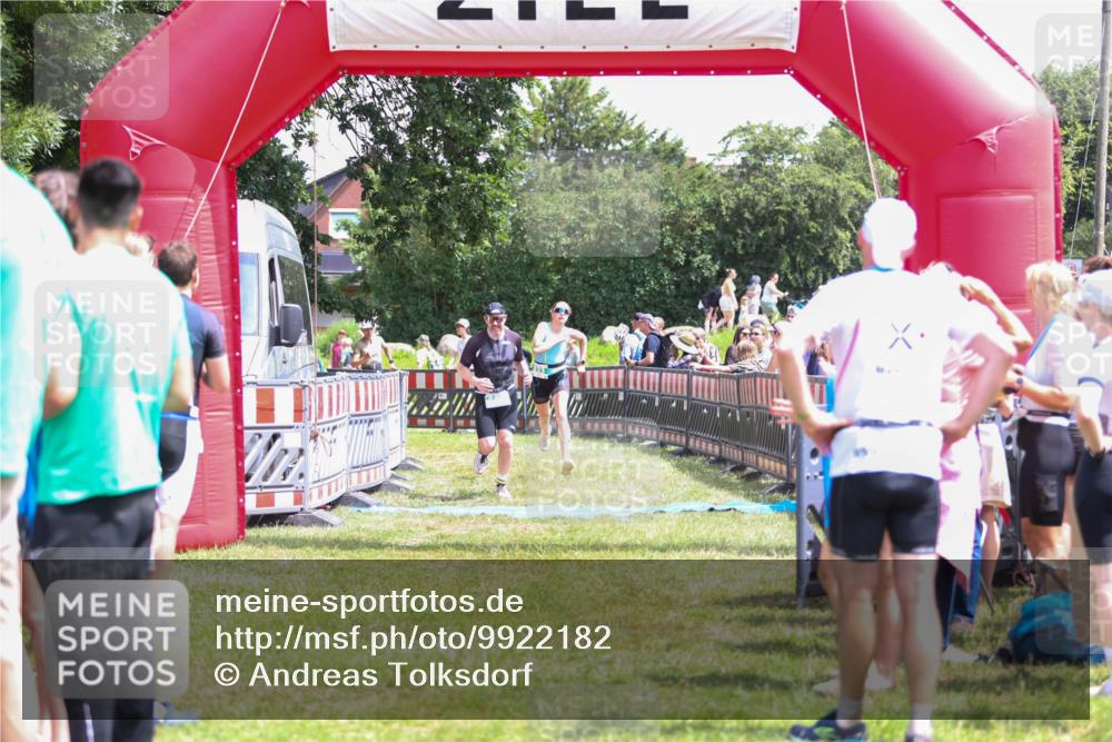 21.06.2026 - 29. Vierlanden-Triathlon Andreas Tolksdorf http://msf.ph/oto/9922182 21.06.2026 13:47:34 Ziel 669, 833, 1065 meine-sportfotos.de