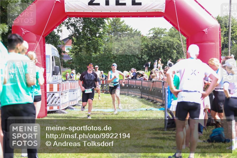 21.06.2026 - 29. Vierlanden-Triathlon Andreas Tolksdorf http://msf.ph/oto/9922194 21.06.2026 13:47:35 Ziel 669, 833, 1065 meine-sportfotos.de