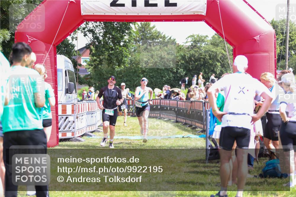 21.06.2026 - 29. Vierlanden-Triathlon Andreas Tolksdorf http://msf.ph/oto/9922195 21.06.2026 13:47:35 Ziel 669, 833, 1065 meine-sportfotos.de