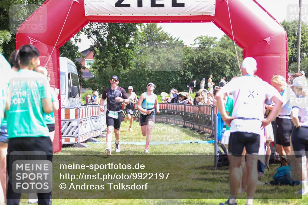 21.06.2026 - 29. Vierlanden-Triathlon Andreas Tolksdorf http://msf.ph/oto/9922197 21.06.2026 13:47:35 Ziel 669, 833, 1065 meine-sportfotos.de