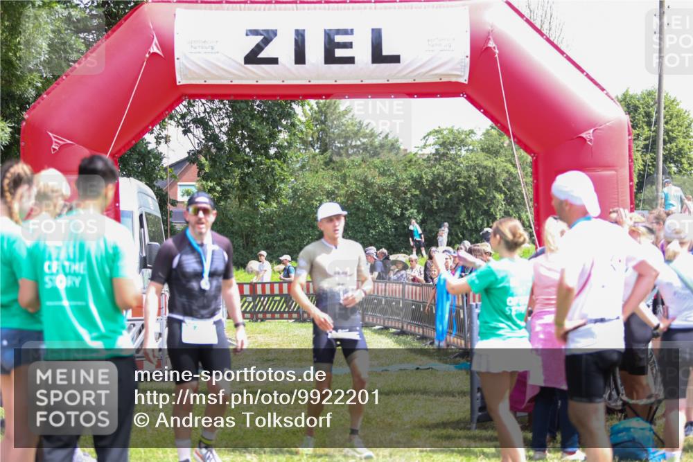 21.06.2026 - 29. Vierlanden-Triathlon Andreas Tolksdorf http://msf.ph/oto/9922201 21.06.2026 13:47:39 Ziel 669, 833, 1065 meine-sportfotos.de
