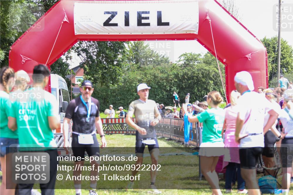 21.06.2026 - 29. Vierlanden-Triathlon Andreas Tolksdorf http://msf.ph/oto/9922202 21.06.2026 13:47:39 Ziel 669, 833, 1065 meine-sportfotos.de