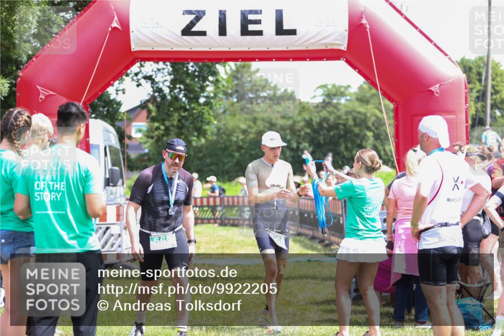 21.06.2026 - 29. Vierlanden-Triathlon Andreas Tolksdorf http://msf.ph/oto/9922205 21.06.2026 13:47:40 Ziel 669, 833, 1065 meine-sportfotos.de