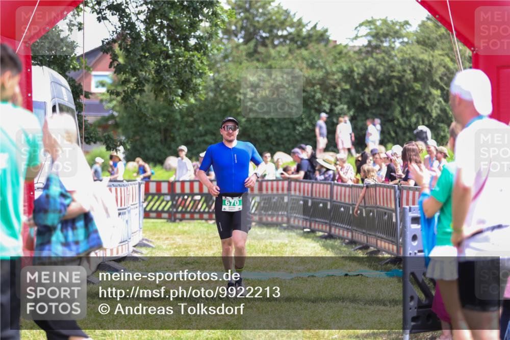 21.06.2026 - 29. Vierlanden-Triathlon Andreas Tolksdorf http://msf.ph/oto/9922213 21.06.2026 13:47:59 Ziel 87, 670 meine-sportfotos.de