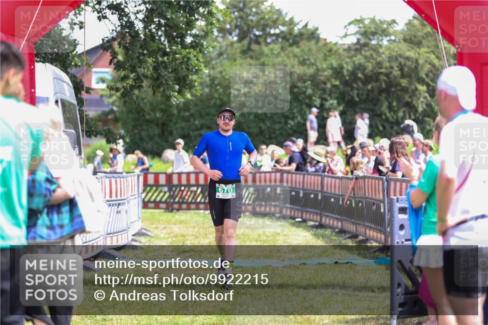 21.06.2026 - 29. Vierlanden-Triathlon Andreas Tolksdorf http://msf.ph/oto/9922215 21.06.2026 13:47:59 Ziel 87, 670 meine-sportfotos.de