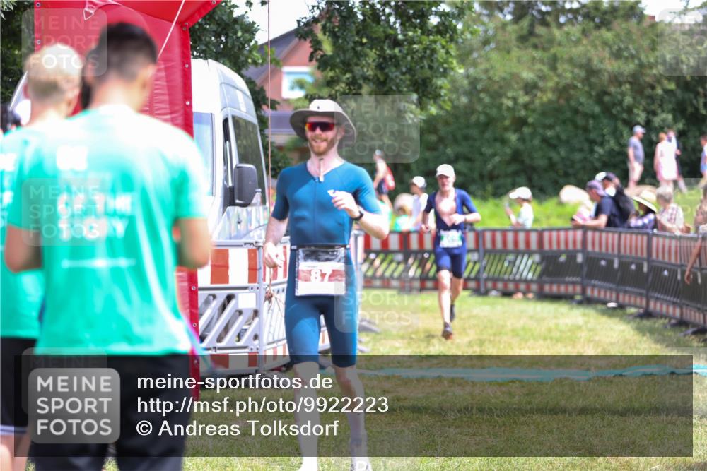 21.06.2026 - 29. Vierlanden-Triathlon Andreas Tolksdorf http://msf.ph/oto/9922223 21.06.2026 13:48:10 Ziel 64, 87, 806 meine-sportfotos.de