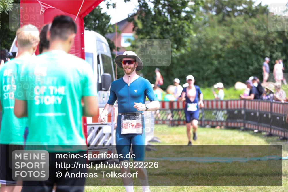 21.06.2026 - 29. Vierlanden-Triathlon Andreas Tolksdorf http://msf.ph/oto/9922226 21.06.2026 13:48:10 Ziel 64, 87, 806 meine-sportfotos.de