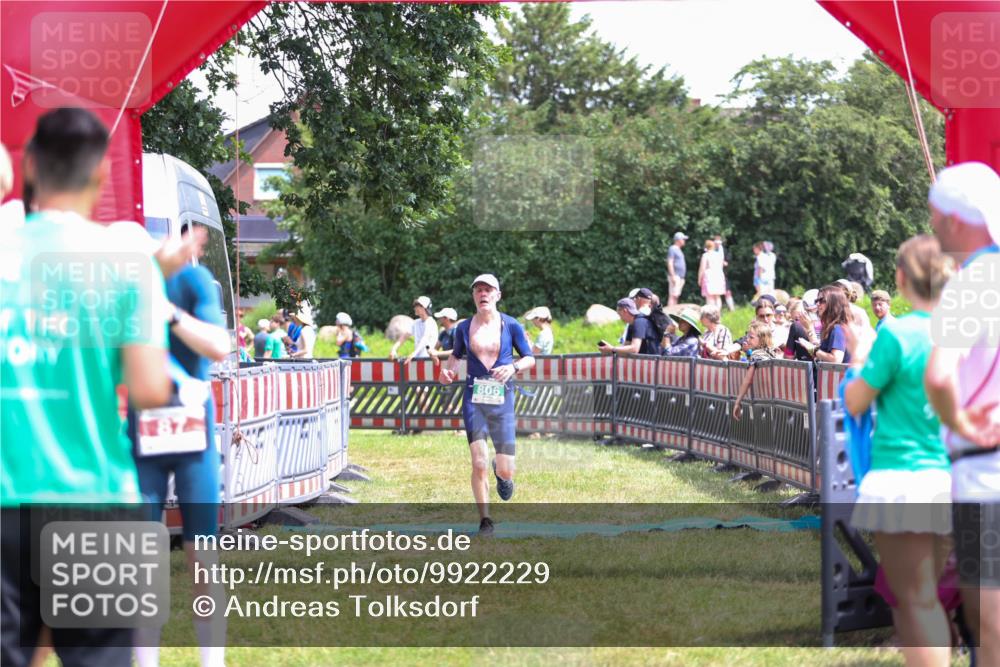 21.06.2026 - 29. Vierlanden-Triathlon Andreas Tolksdorf http://msf.ph/oto/9922229 21.06.2026 13:48:11 Ziel 64, 87, 806 meine-sportfotos.de