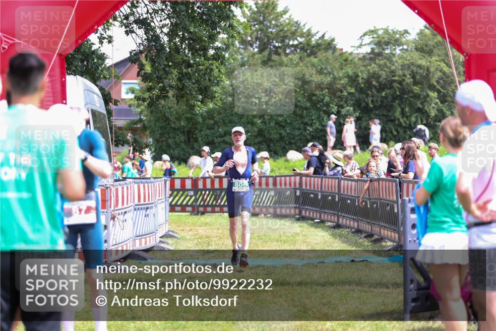 21.06.2026 - 29. Vierlanden-Triathlon Andreas Tolksdorf http://msf.ph/oto/9922232 21.06.2026 13:48:11 Ziel 64, 87, 806 meine-sportfotos.de