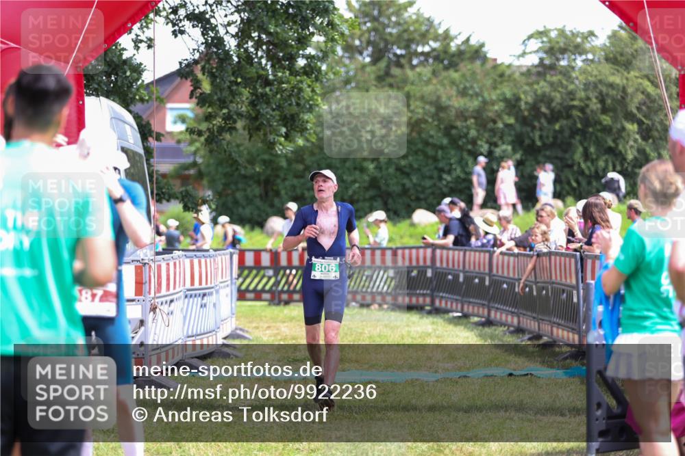 21.06.2026 - 29. Vierlanden-Triathlon Andreas Tolksdorf http://msf.ph/oto/9922236 21.06.2026 13:48:12 Ziel 64, 87, 806 meine-sportfotos.de
