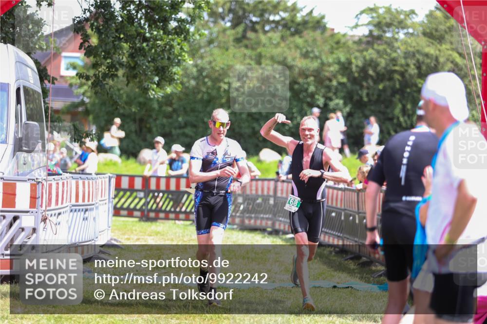 21.06.2026 - 29. Vierlanden-Triathlon Andreas Tolksdorf http://msf.ph/oto/9922242 21.06.2026 13:48:36 Ziel 768, 781, 889 meine-sportfotos.de