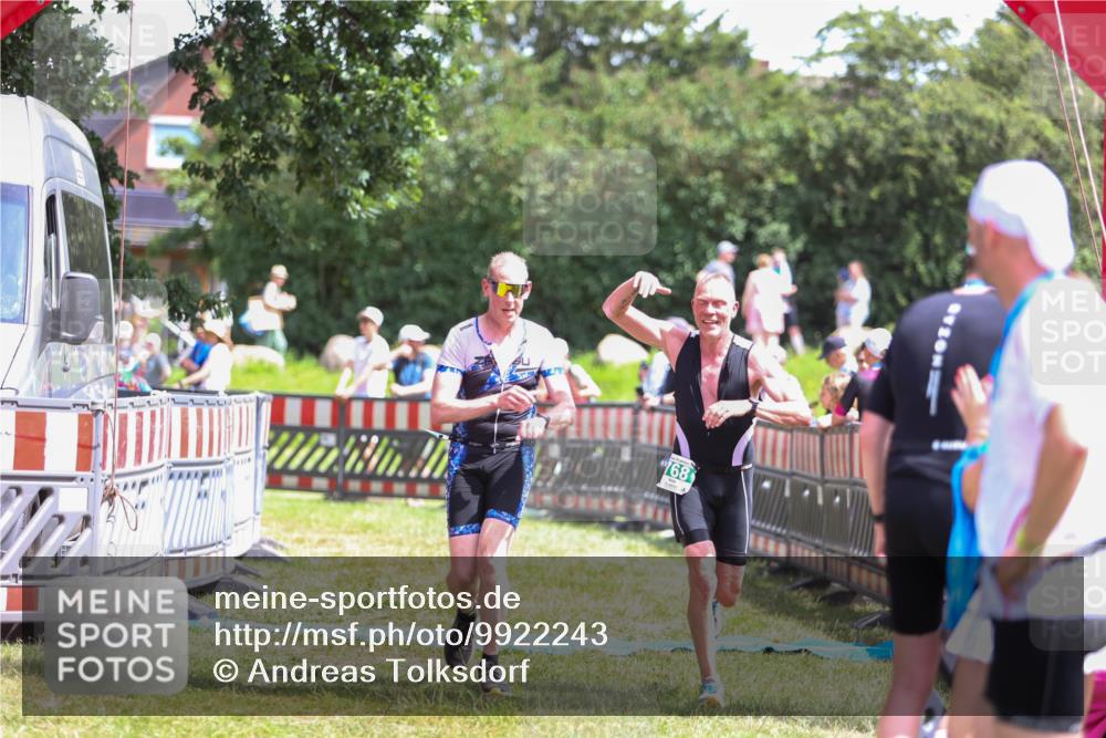 21.06.2026 - 29. Vierlanden-Triathlon Andreas Tolksdorf http://msf.ph/oto/9922243 21.06.2026 13:48:36 Ziel 768, 781, 889 meine-sportfotos.de