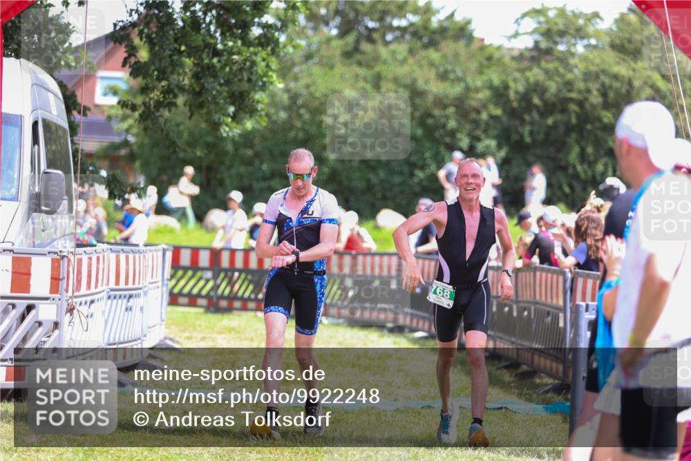 21.06.2026 - 29. Vierlanden-Triathlon Andreas Tolksdorf http://msf.ph/oto/9922248 21.06.2026 13:48:36 Ziel 768, 781, 889 meine-sportfotos.de