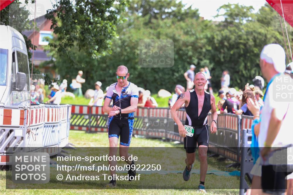 21.06.2026 - 29. Vierlanden-Triathlon Andreas Tolksdorf http://msf.ph/oto/9922250 21.06.2026 13:48:36 Ziel 768, 781, 889 meine-sportfotos.de