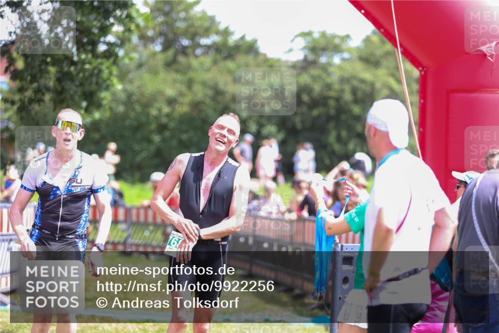 21.06.2026 - 29. Vierlanden-Triathlon Andreas Tolksdorf http://msf.ph/oto/9922256 21.06.2026 13:48:38 Ziel 768, 781, 889 meine-sportfotos.de