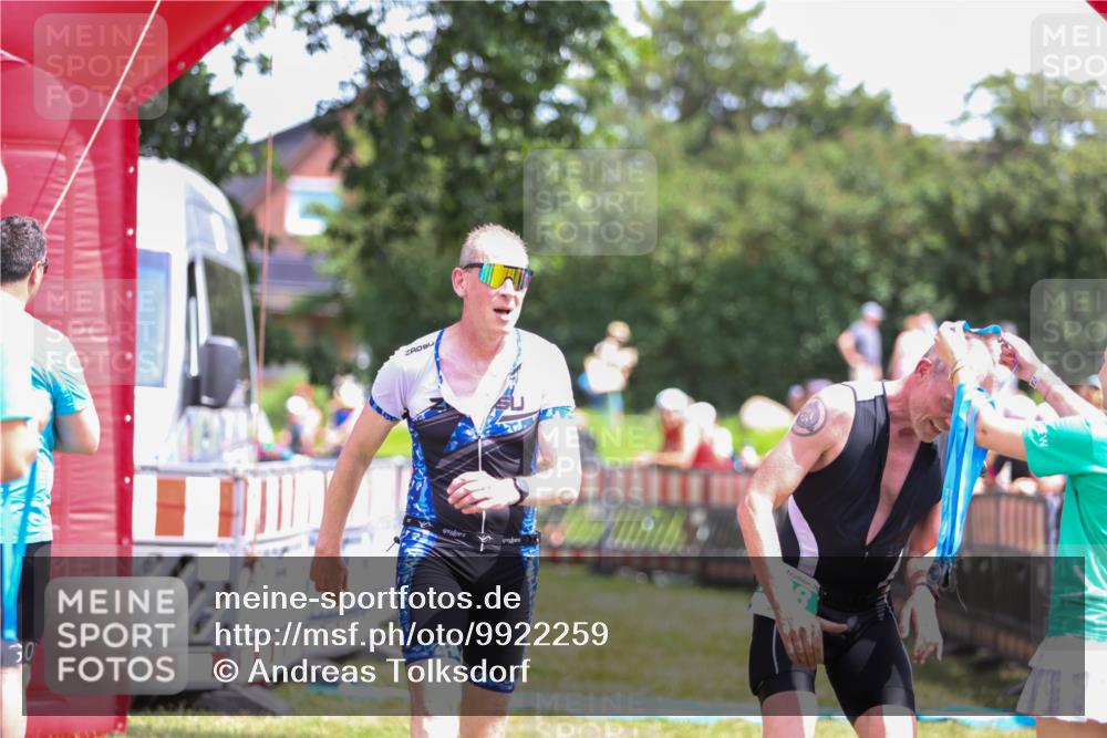 21.06.2026 - 29. Vierlanden-Triathlon Andreas Tolksdorf http://msf.ph/oto/9922259 21.06.2026 13:48:39 Ziel 768, 781, 889 meine-sportfotos.de