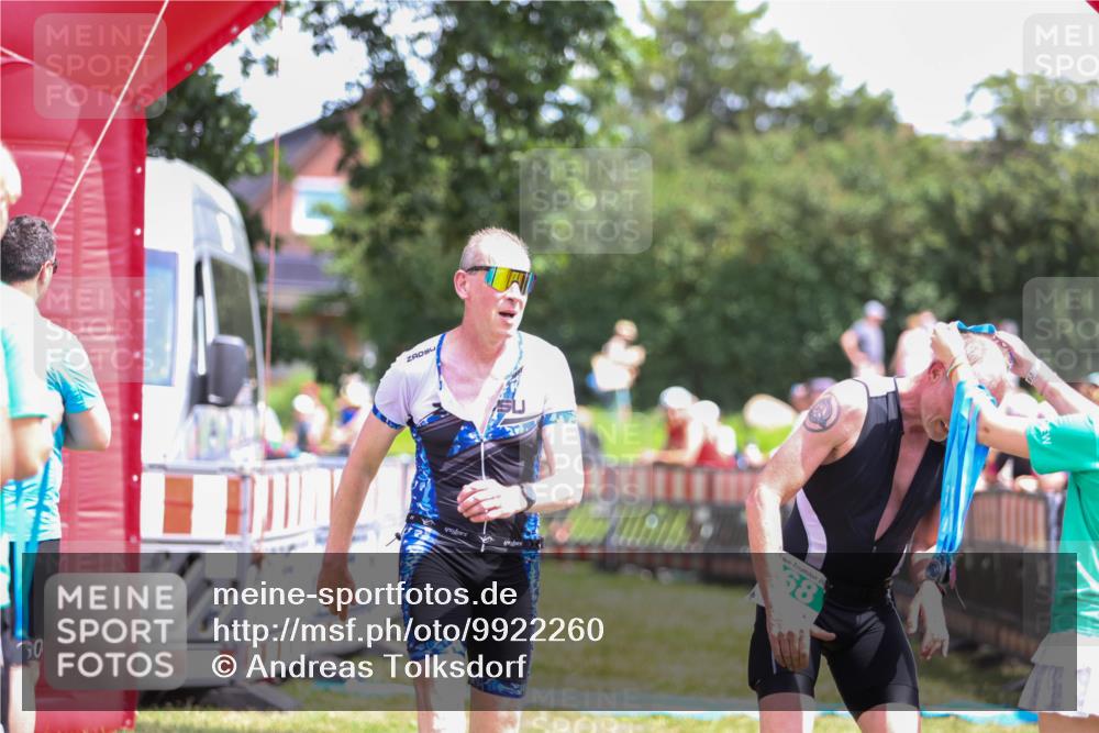 21.06.2026 - 29. Vierlanden-Triathlon Andreas Tolksdorf http://msf.ph/oto/9922260 21.06.2026 13:48:39 Ziel 768, 781, 889 meine-sportfotos.de