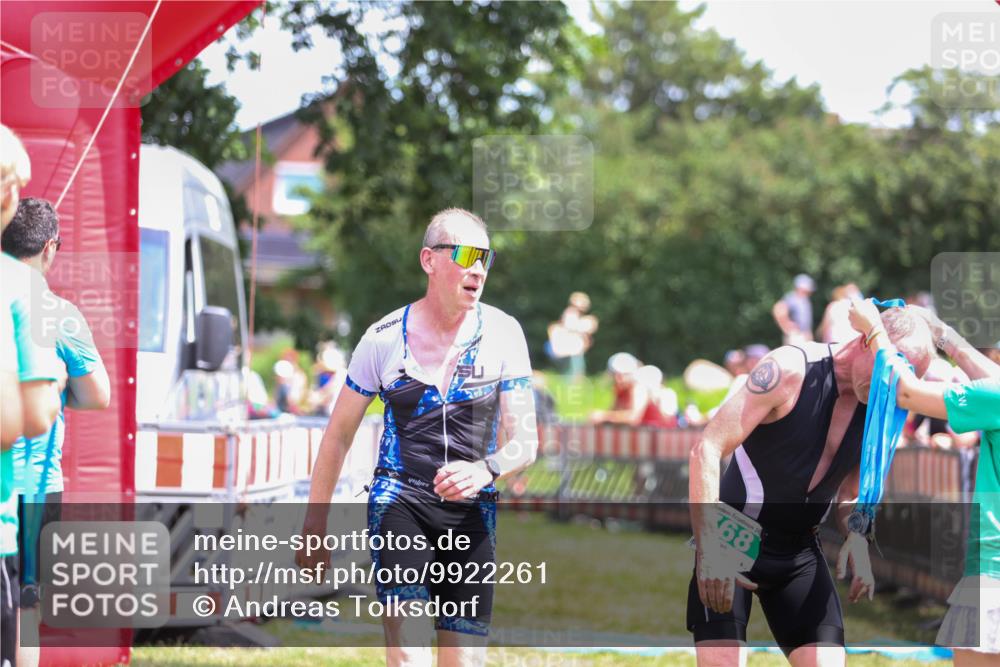21.06.2026 - 29. Vierlanden-Triathlon Andreas Tolksdorf http://msf.ph/oto/9922261 21.06.2026 13:48:39 Ziel 768, 781, 889 meine-sportfotos.de