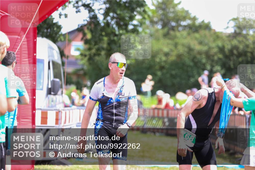 21.06.2026 - 29. Vierlanden-Triathlon Andreas Tolksdorf http://msf.ph/oto/9922262 21.06.2026 13:48:39 Ziel 768, 781, 889 meine-sportfotos.de