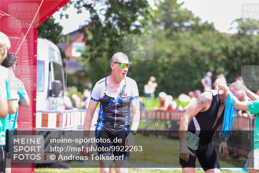21.06.2026 - 29. Vierlanden-Triathlon Andreas Tolksdorf http://msf.ph/oto/9922263 21.06.2026 13:48:39 Ziel 768, 781, 889 meine-sportfotos.de