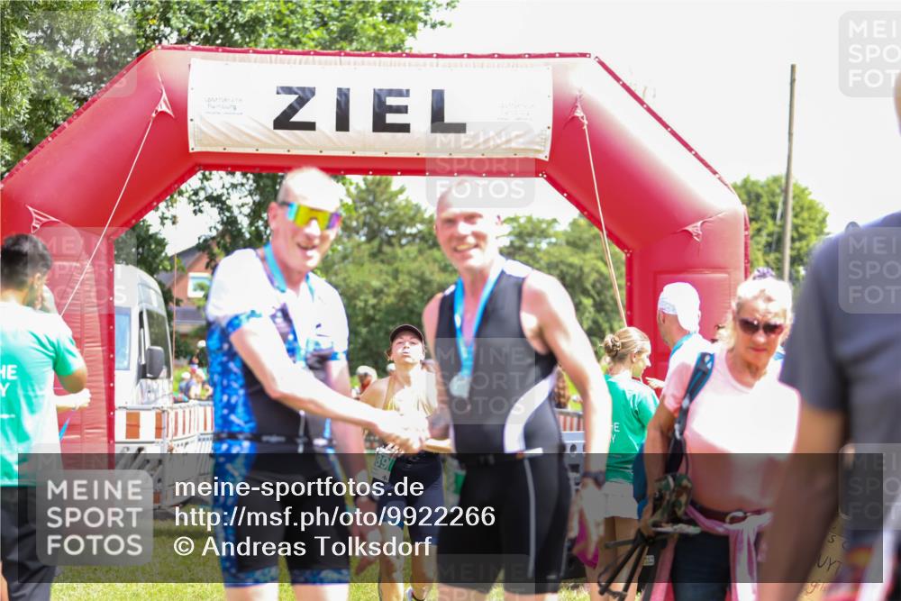 21.06.2026 - 29. Vierlanden-Triathlon Andreas Tolksdorf http://msf.ph/oto/9922266 21.06.2026 13:48:49 Ziel 889, 1040 meine-sportfotos.de